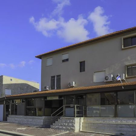 Amigo Hotel On The Beach 나하리야 외부 사진