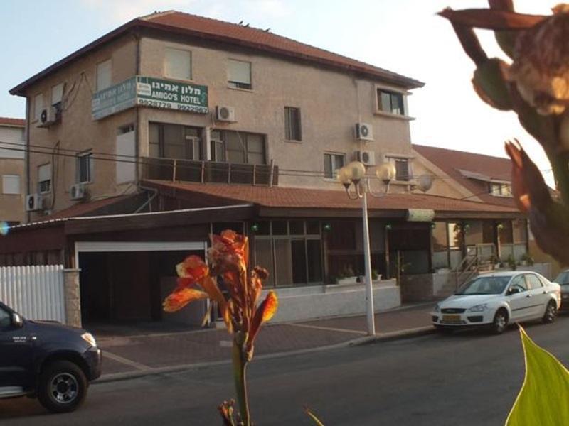Amigo Hotel On The Beach 나하리야 외부 사진